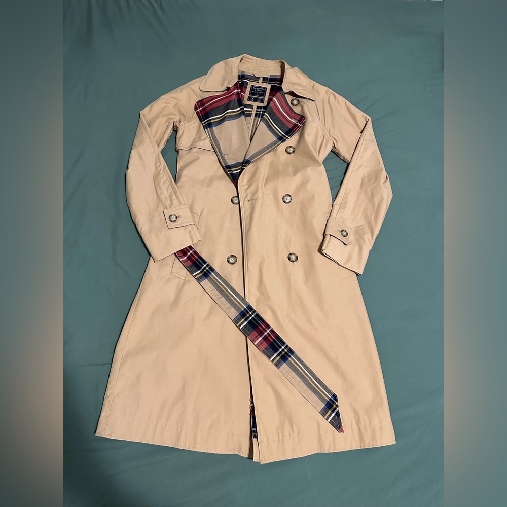 Abercrombie & Fitch Beige Trench Coat with Plaid Accents